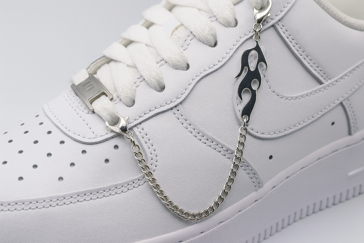 Blaze inferno lace chain